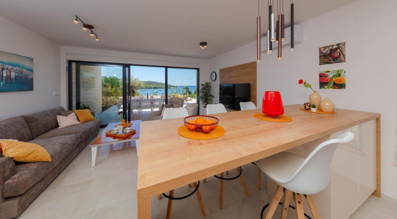 Oranz Apartment
