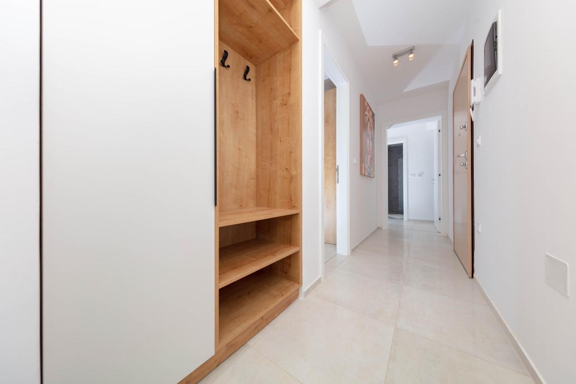 Oranz Apartment
